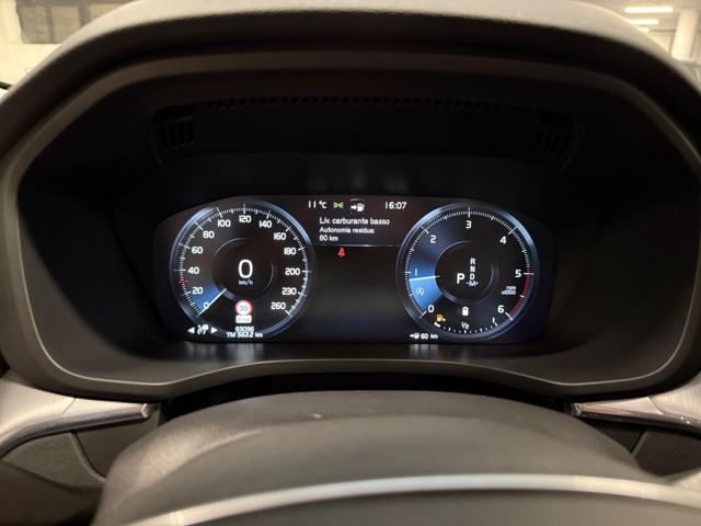 VOLVO XC60 B4 (d) AWD Geartronic Business