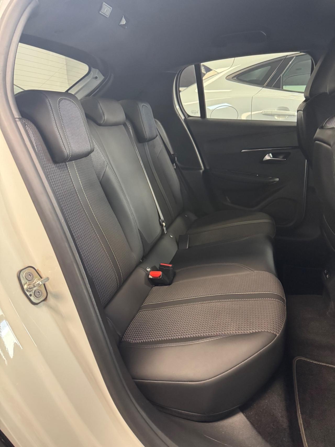 Peugeot 208 1.5 BlueHDi 100 Stop&Start GT Line