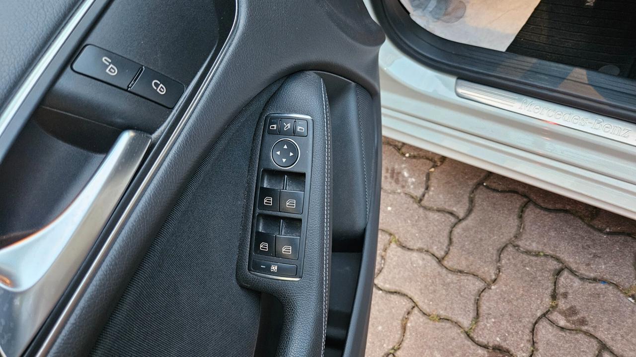 Mercedes-benz B 180 Executive BENZINA-56.000 KM !! NAVY-CAMERA