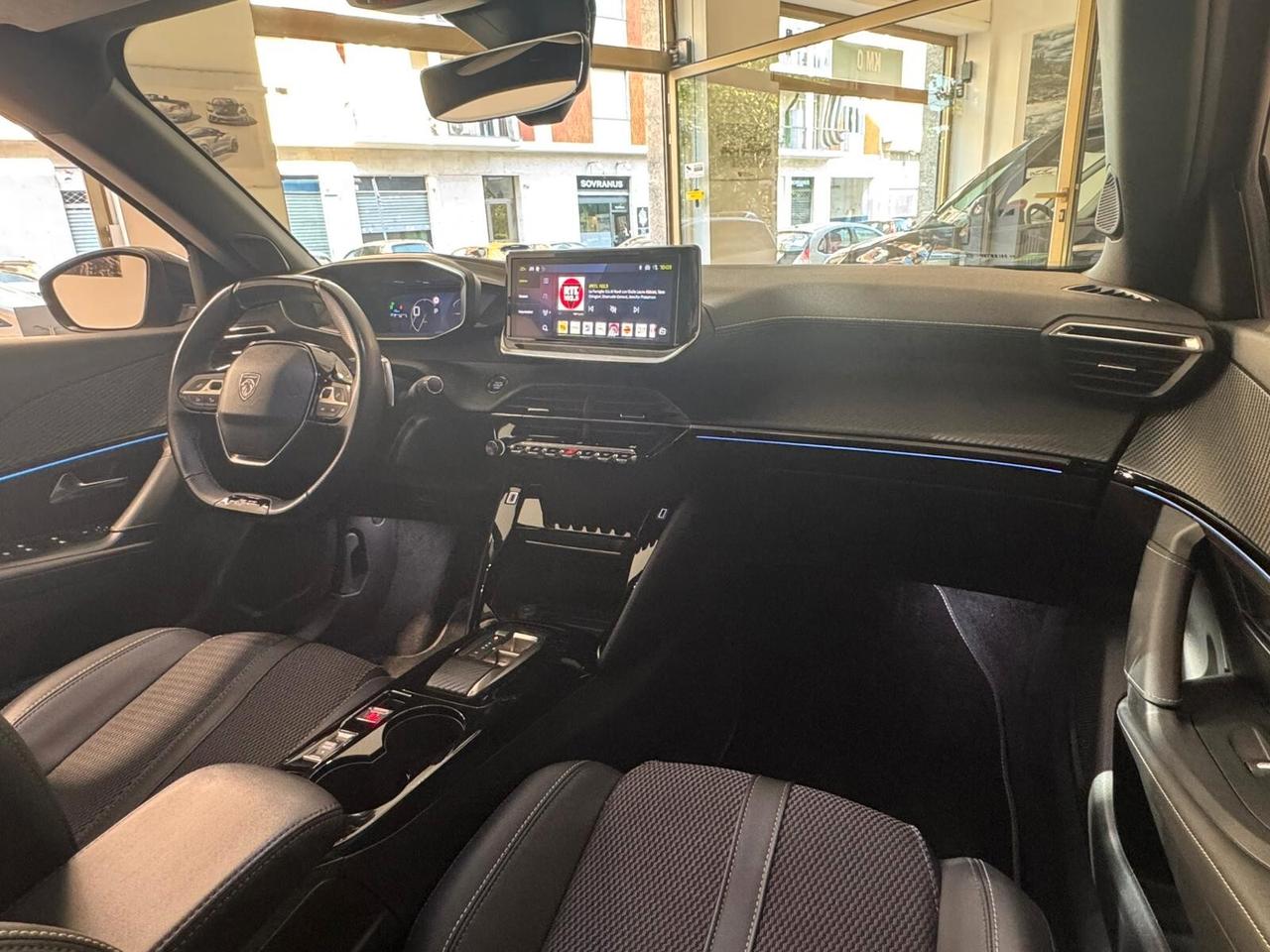 Peugeot 2008 Hybrid 136 e-DCS6 GT