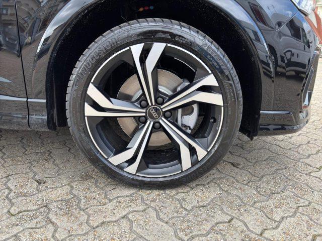 AUDI Q3 35 TDI Identity black+20"+ pelle+ tetto panorama