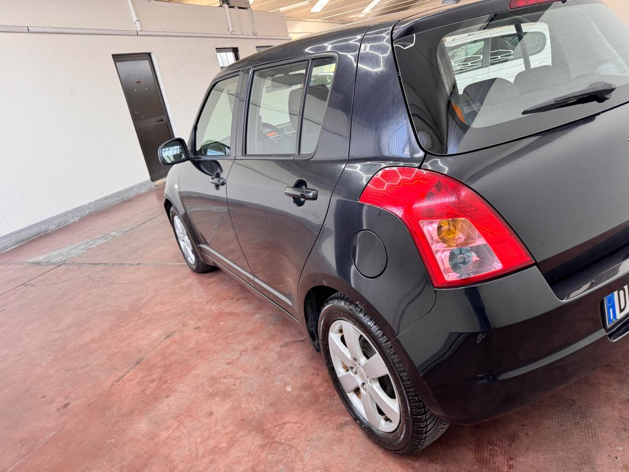 Suzuki Swift 1.3 Benzina 120.000km