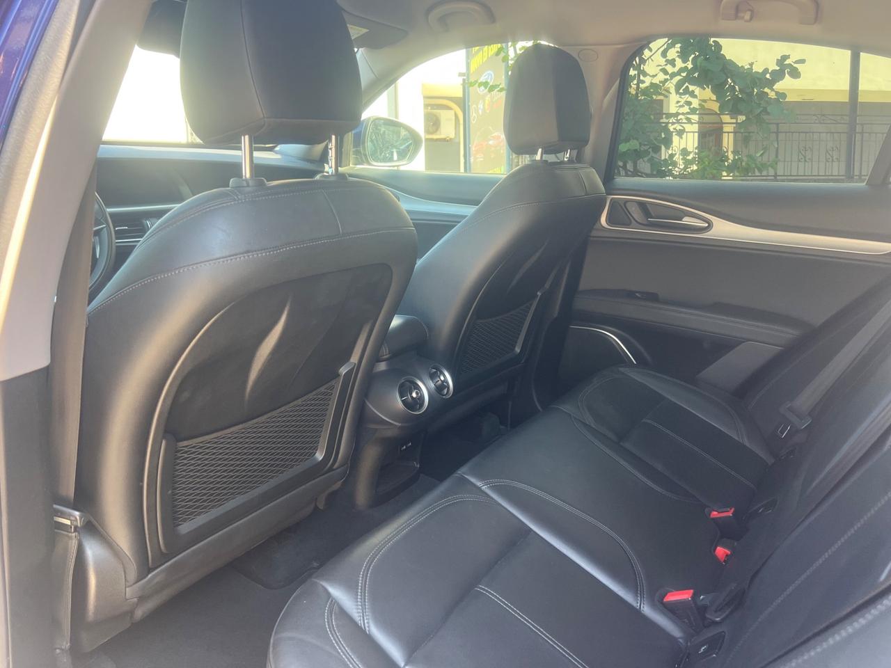 Alfa Romeo Stelvio 2.2 Turbodiesel 210 CV AT8 Q4