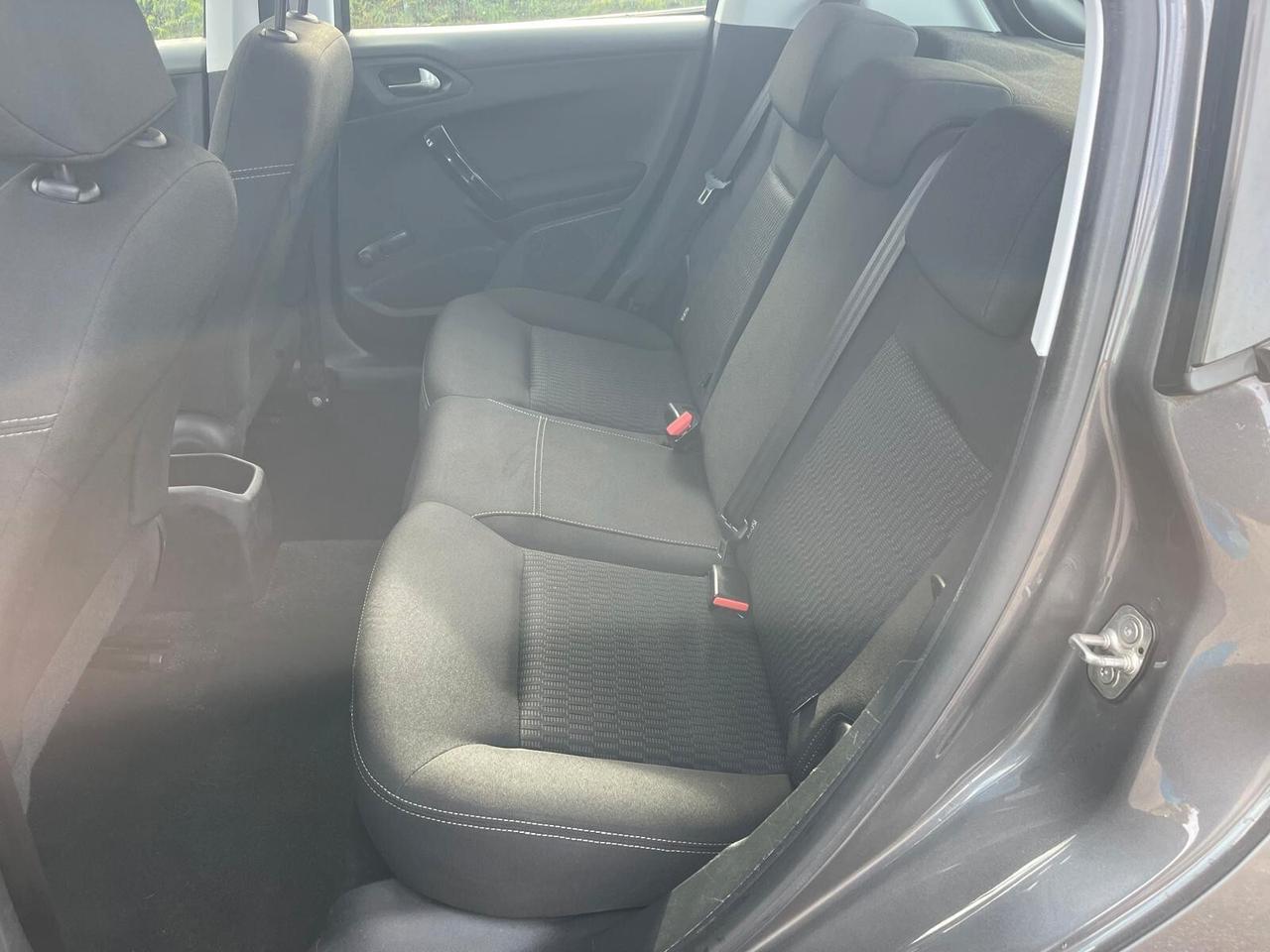 Peugeot 208 PureTech 82 5 porte Allure