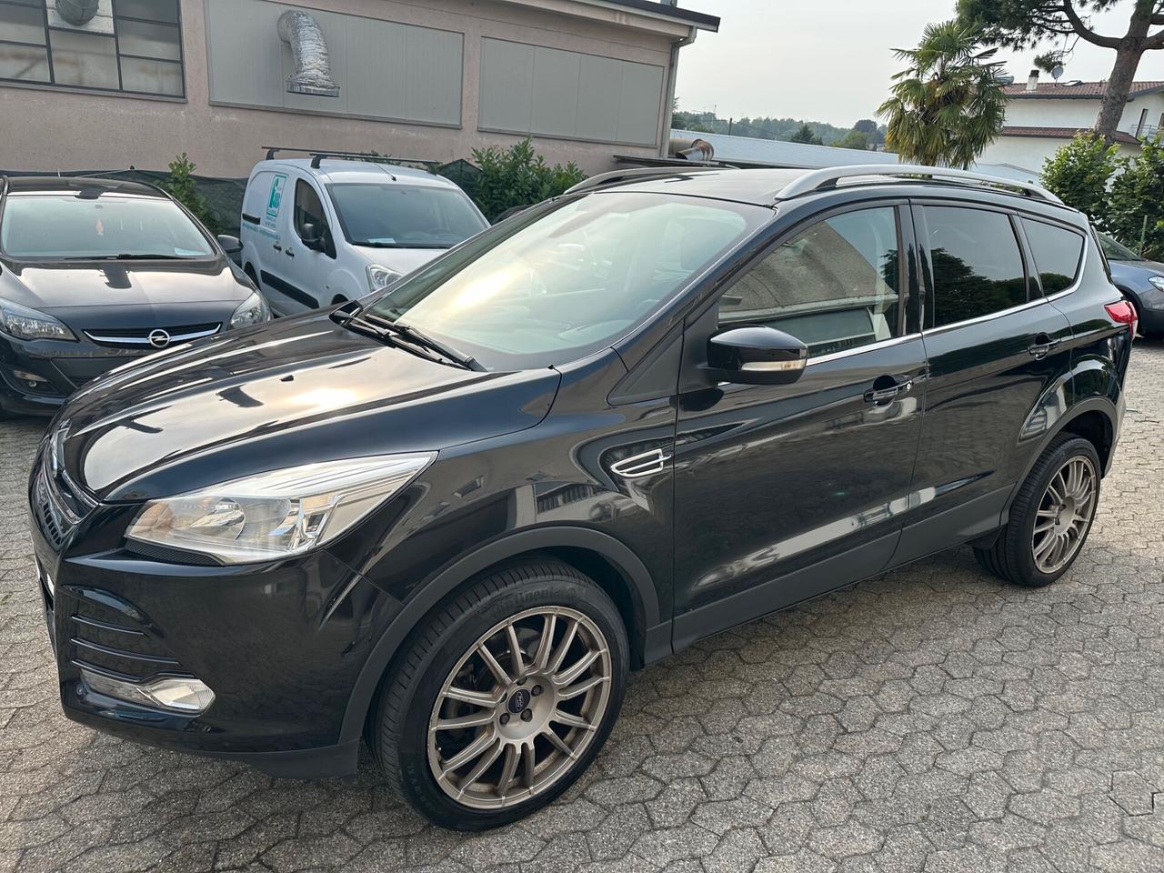 Ford Kuga 2.0 TDCI 140 CV 4WD Powershift Titanium*EURO5*FULL