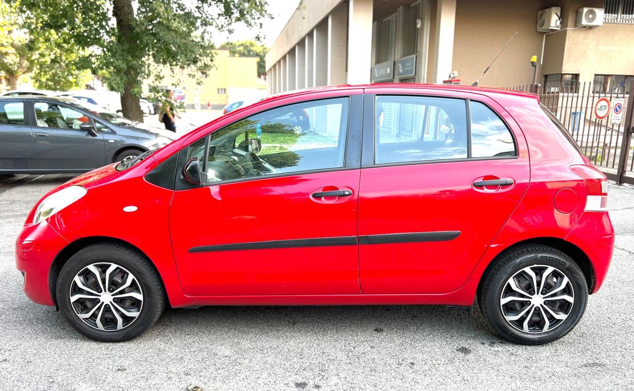 Toyota Yaris 1.0 benzina €5 OK NEOPATENTATI