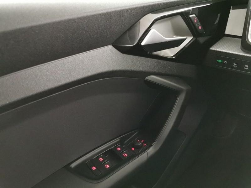 Audi A1 Sportback 25 1.0 tfsi s-tronic