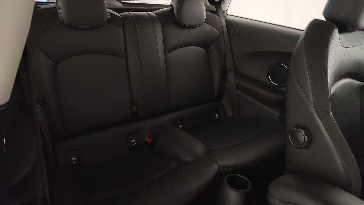 MINI Mini IV F55-F56 2014 - Mini 2.0 Cooper SD Hype 3p auto