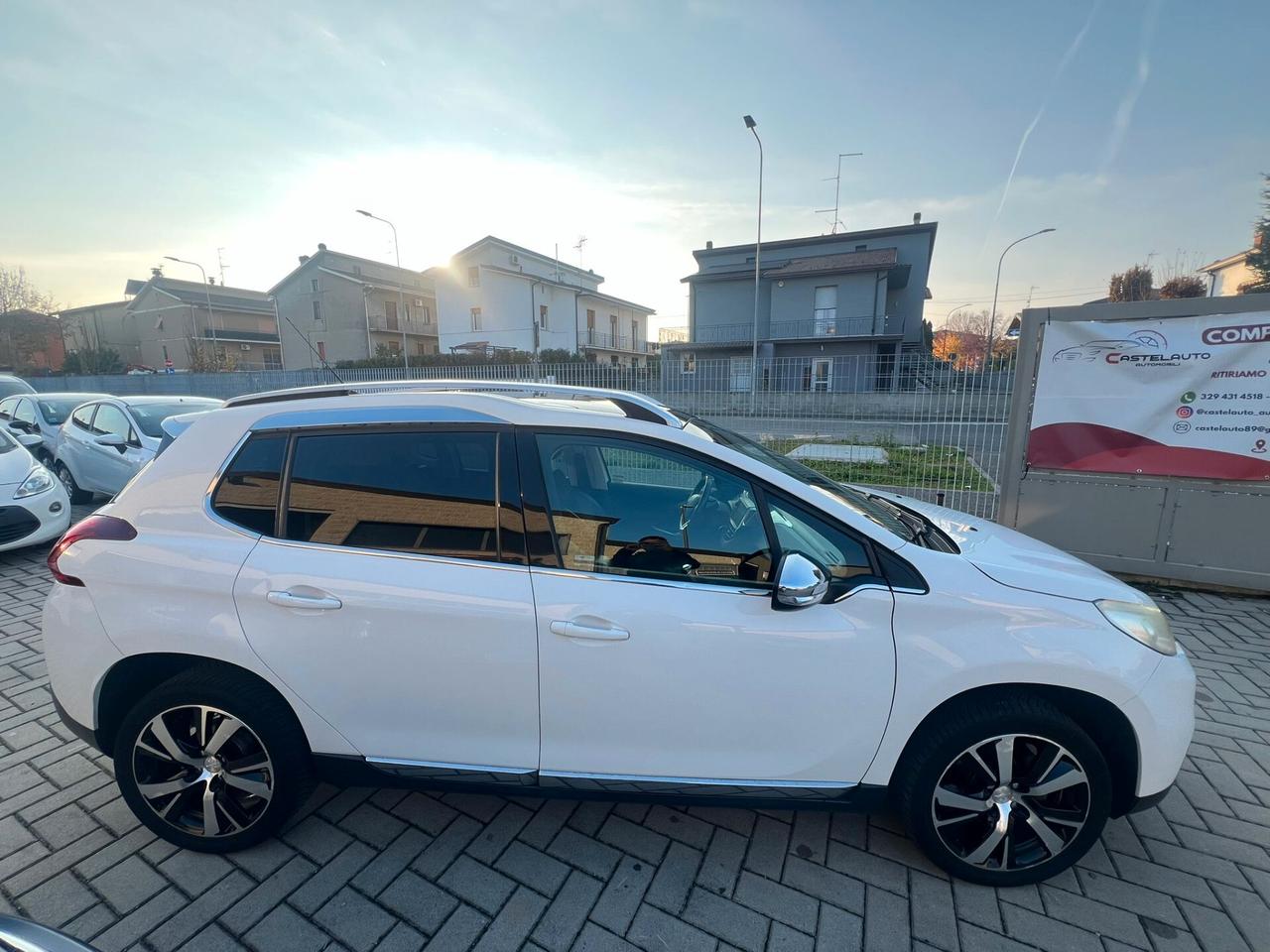 Peugeot 2008 1.6 e-HDi 115 CV Stop&Start Allure