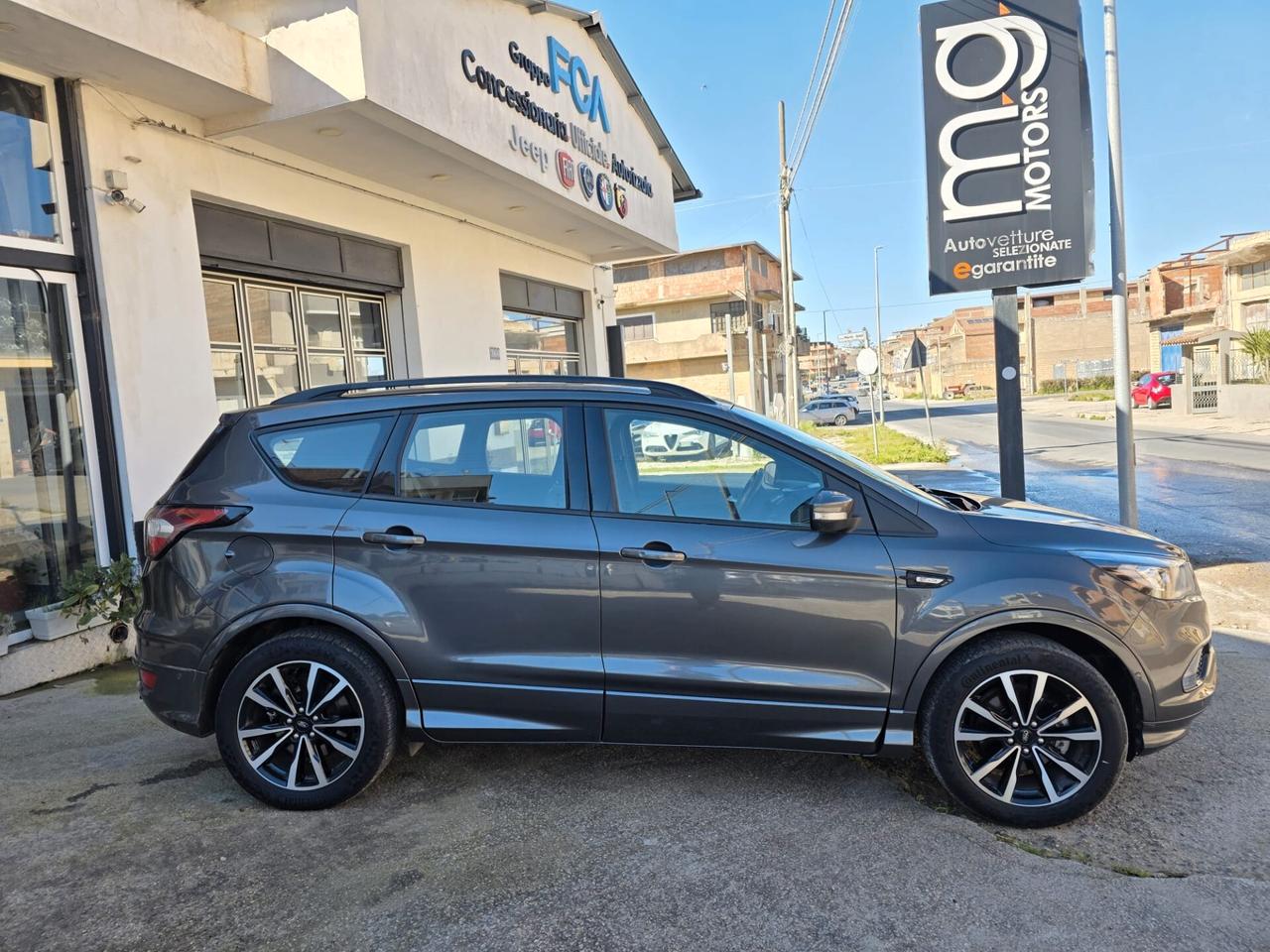 Ford Kuga 1.5 TDCI 120 CV S&S 2WD ST-Line