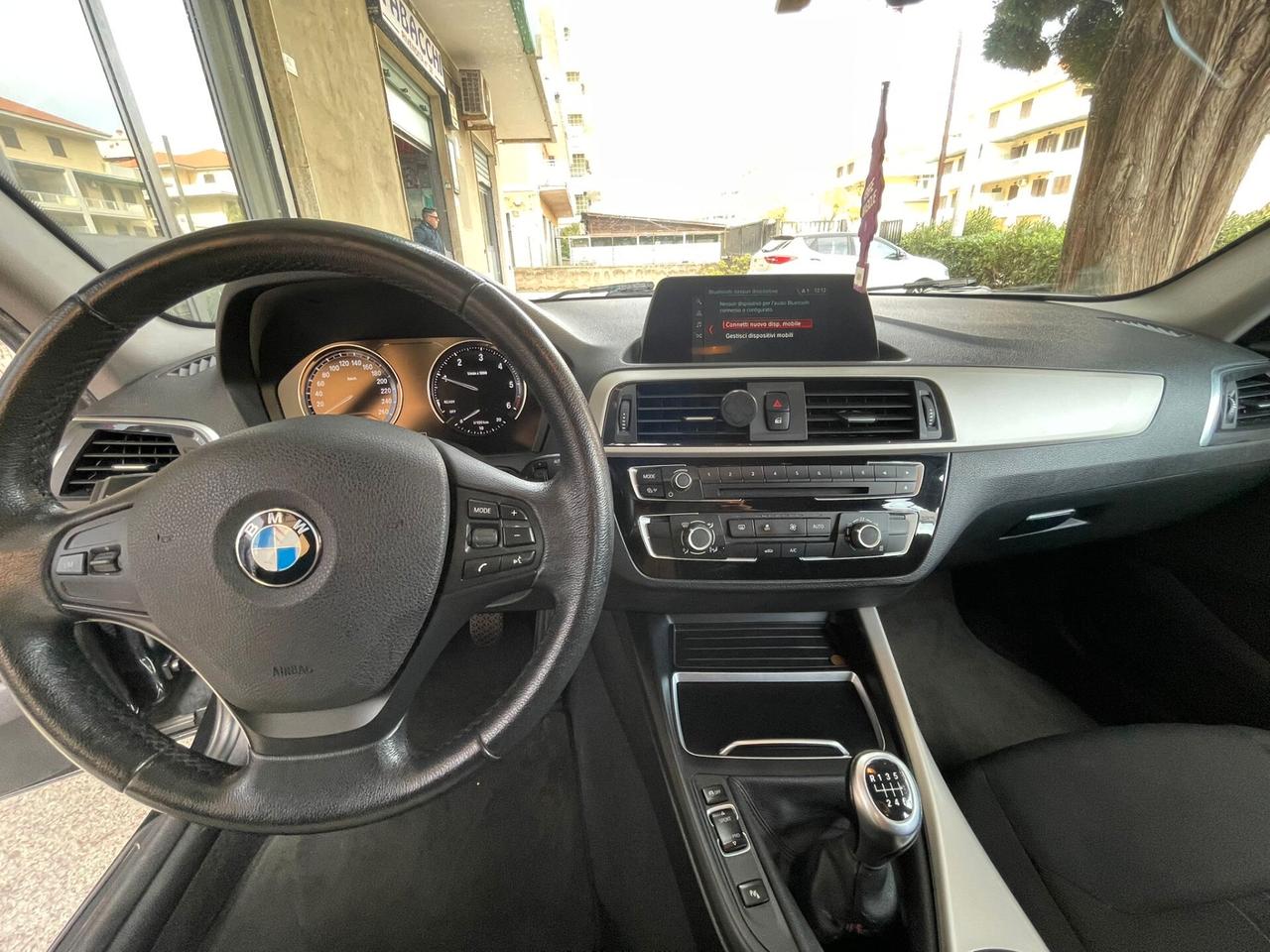 Bmw 116 116d 5p. Urban