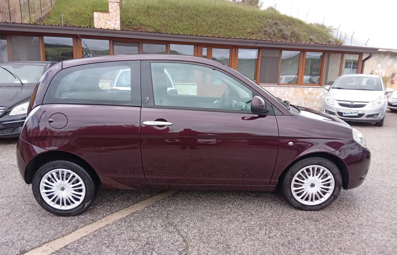 Lancia Ypsilon 1.3 MJT 90 CV Oro