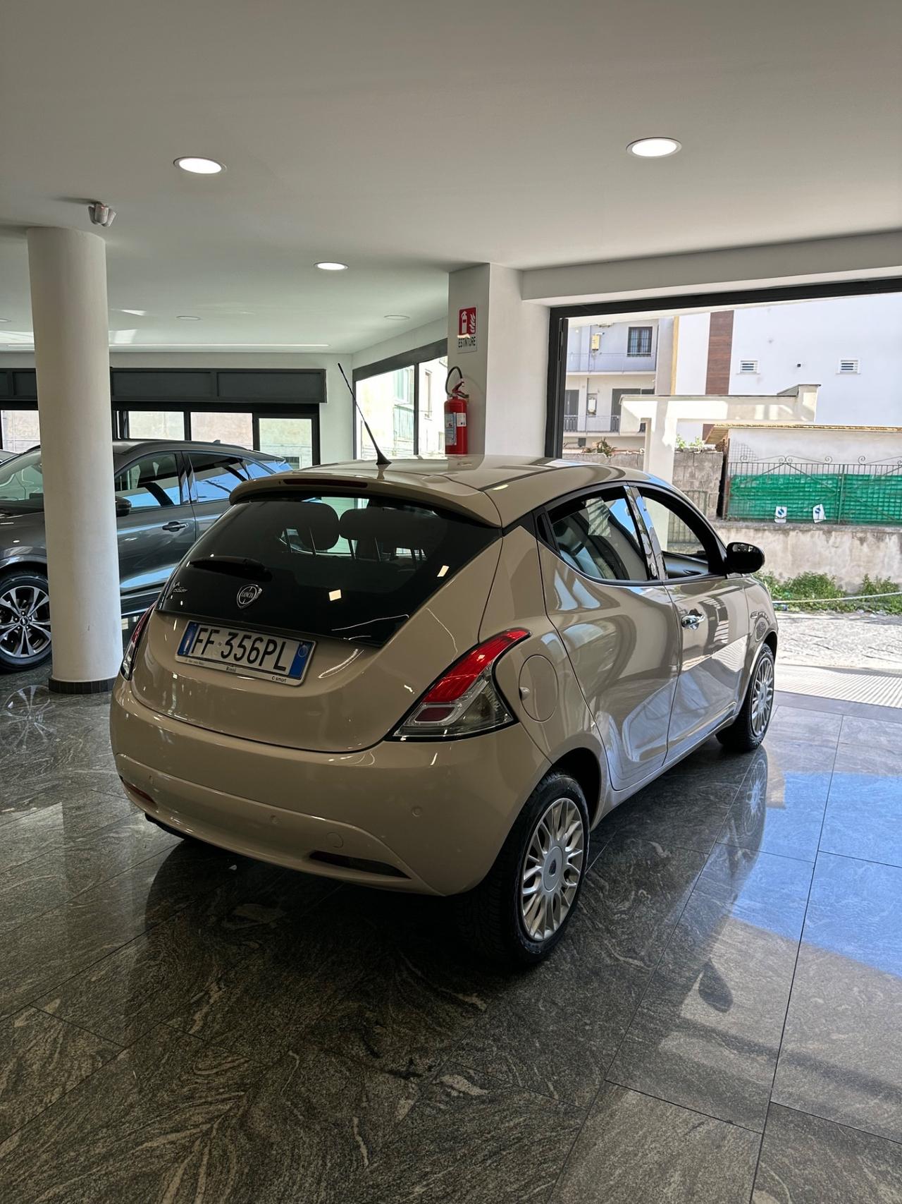 Lancia Ypsilon 1.2 69 CV 5 porte GPL Ecochic Gold