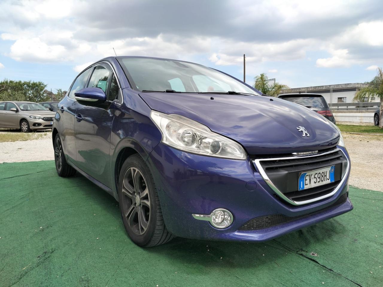 Peugeot 208 1.4 HDi 68 CV 5 porte Allure - 2014