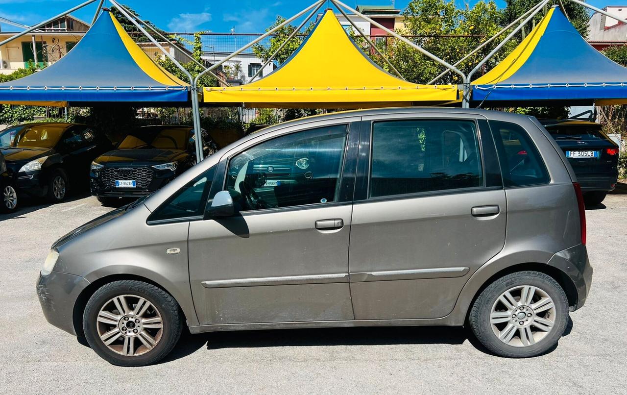 Fiat Idea 1.4 16V AUTOMATICA BlackEnergy - 2010
