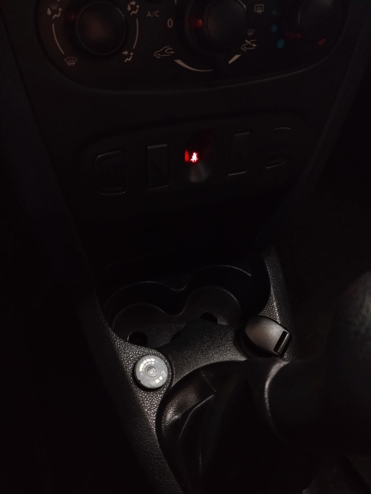 Dacia Sandero 900 bnz / GPL 2017 CON GARANZIA