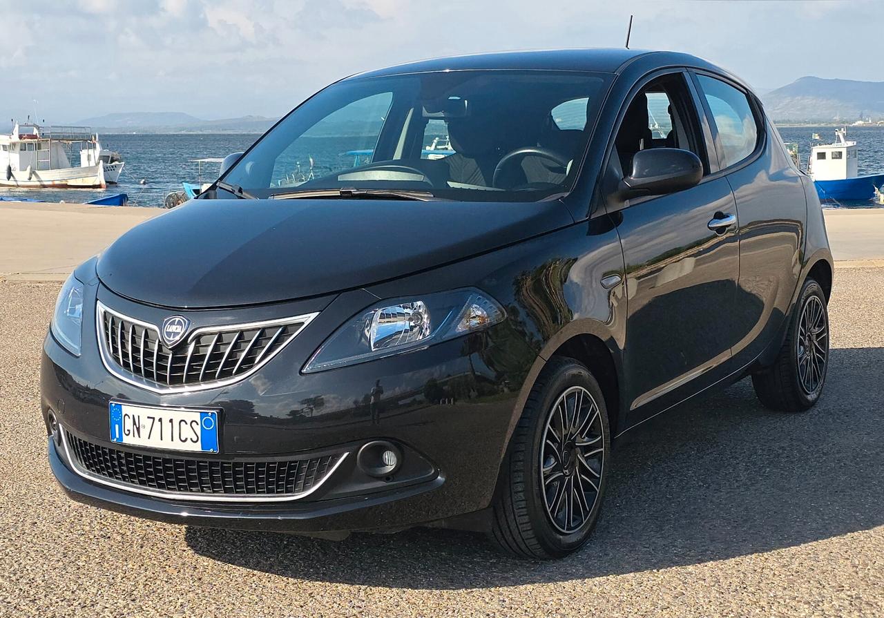 Lancia Ypsilon 1.0 FireFly 5 porte S&S Hybrid Alberta Ferretti