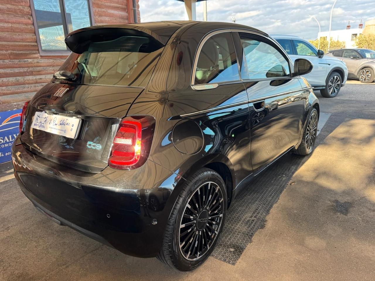 Fiat 500 500e Berlina 42 kWh La Prima