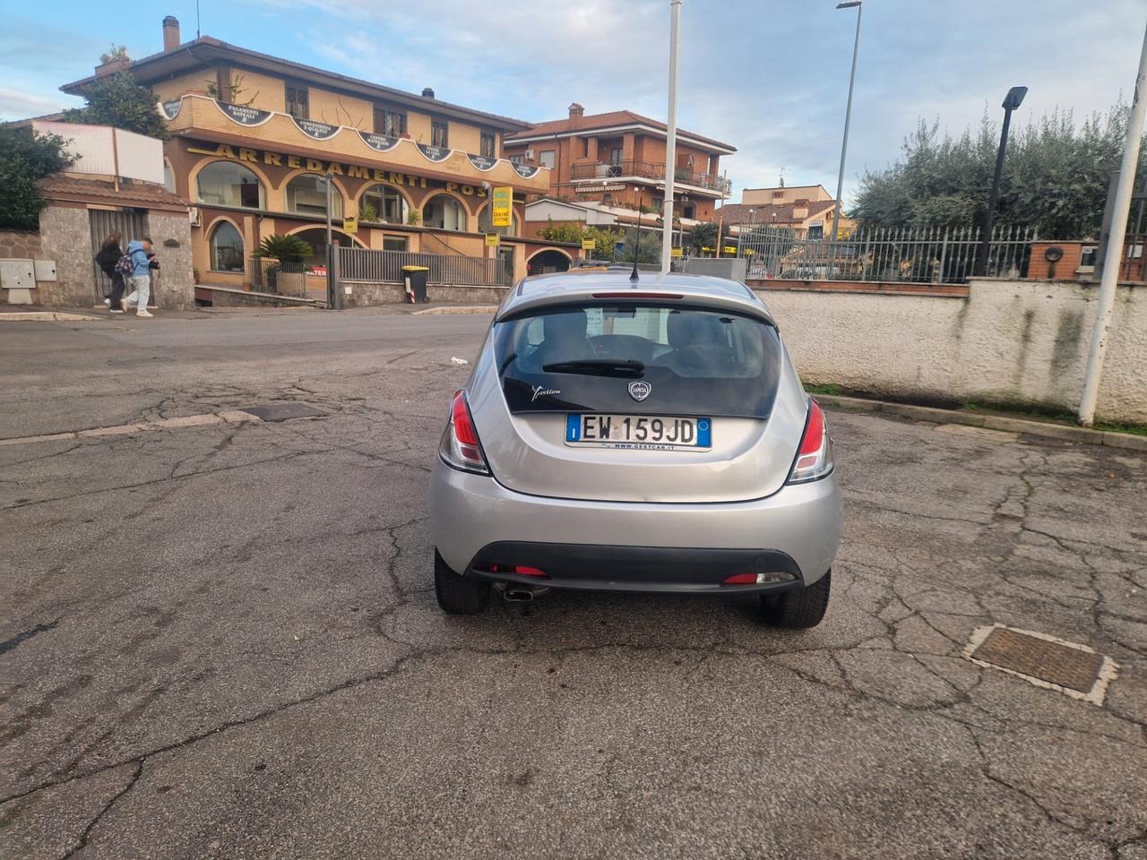 Lancia Ypsilon 1.2 69 CV 5 porte GPL Ecochic Silver