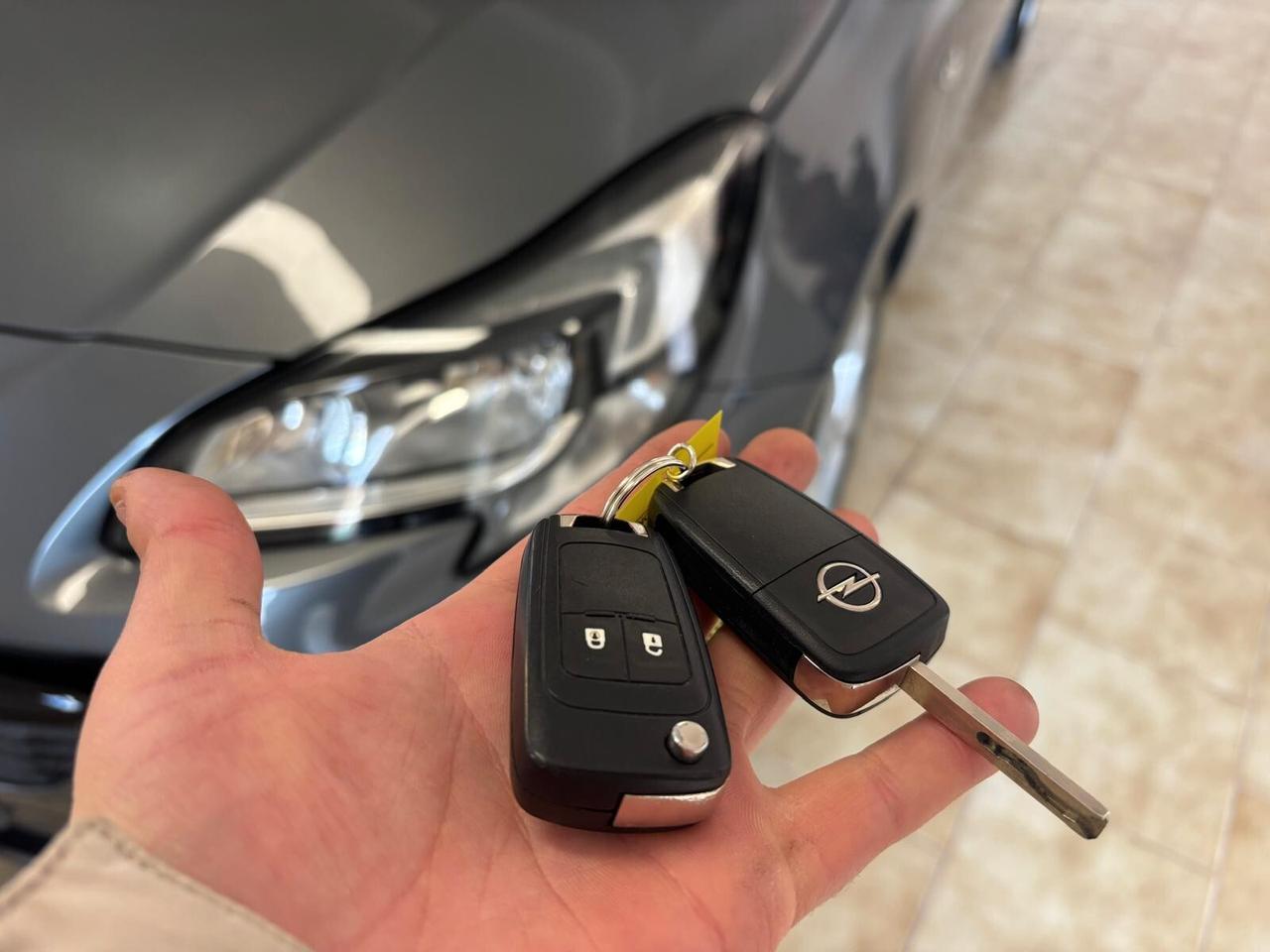 OPEL CORSA ANNO 2015 DS 1.3 ADATTA NEOPATENTATI KM 140 MILA