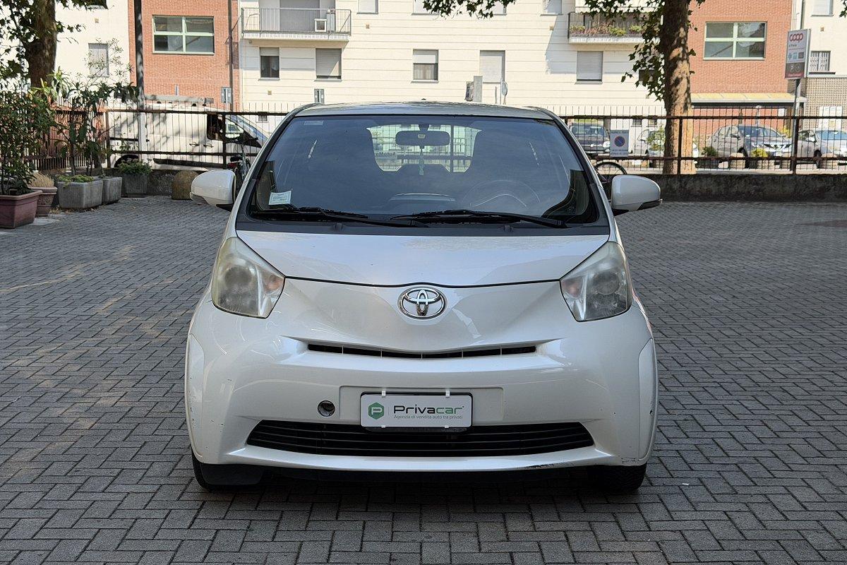 TOYOTA iQ 1.0 CVT Trend