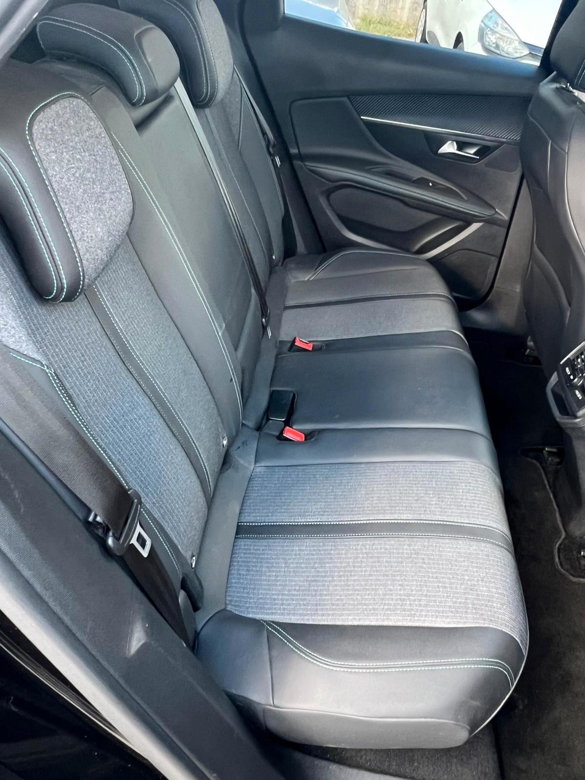 Peugeot 3008 BlueHDi 130 S&S EAT8 Allure