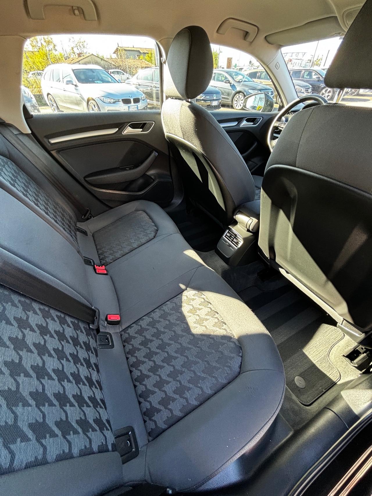 Audi A3 1.6 TDI ultra Attraction - 2014