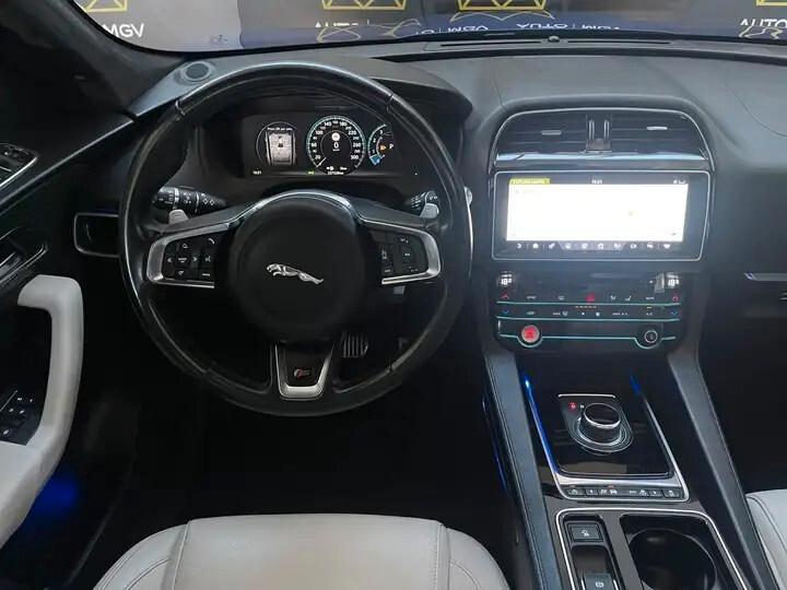 Jaguar F-Pace 3.0 V6 380 CV AWD aut. First Edition