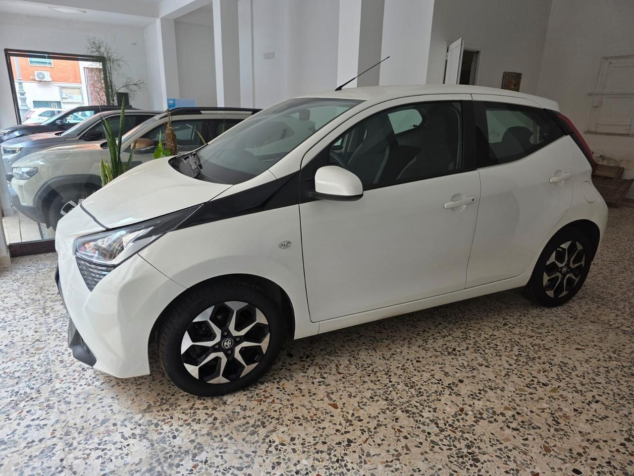Toyota Aygo 1.0 VVT-i 72 CV 5 porte x-play