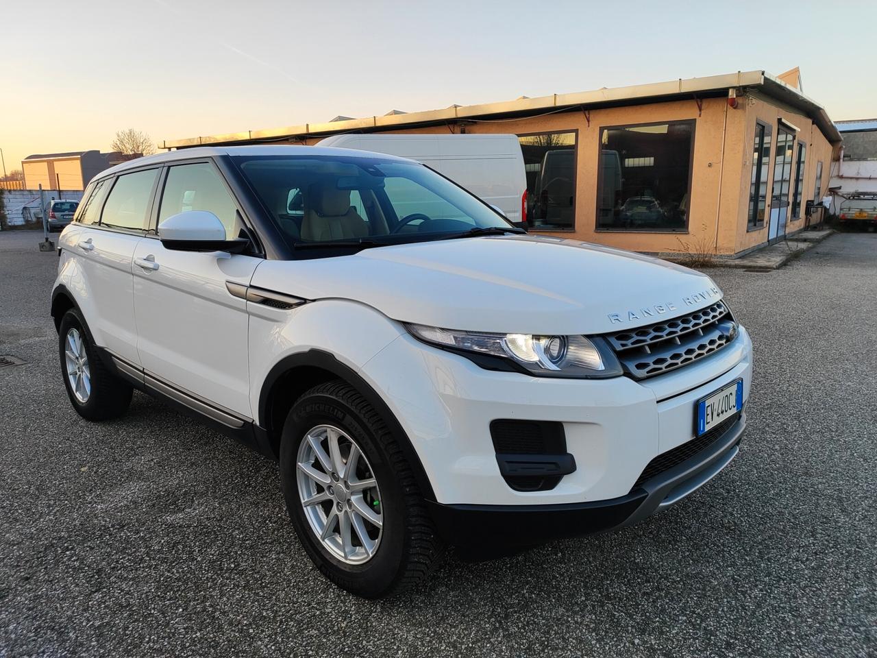 Land Rover Range Evoque 2.2 TD4 5p. Pure Automatica