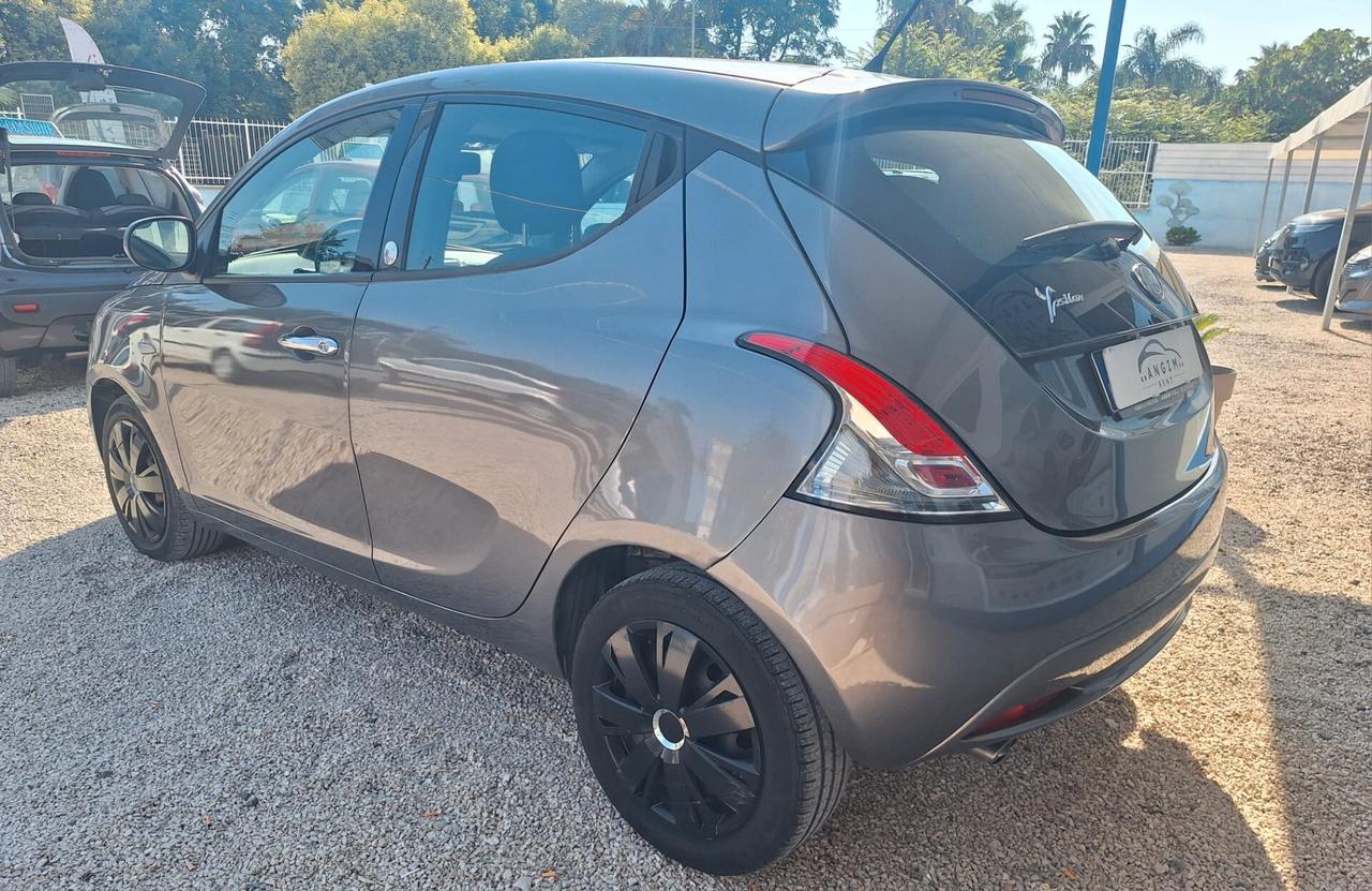 Lancia Ypsilon 1.2 69 CV 5 porte GPL Ecochic Platinum