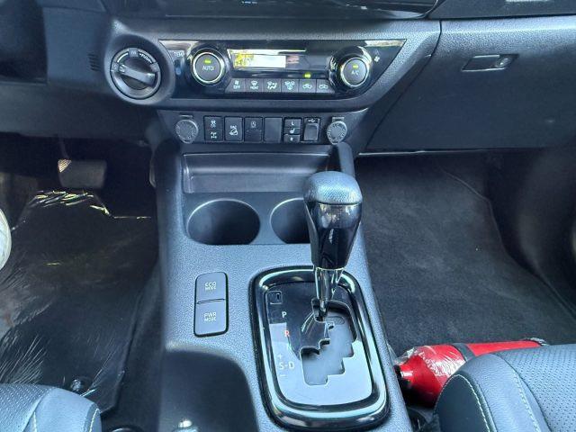 TOYOTA Hilux 2.4 D A/T 4WD Double Cab Invincible PREZZO FINITO