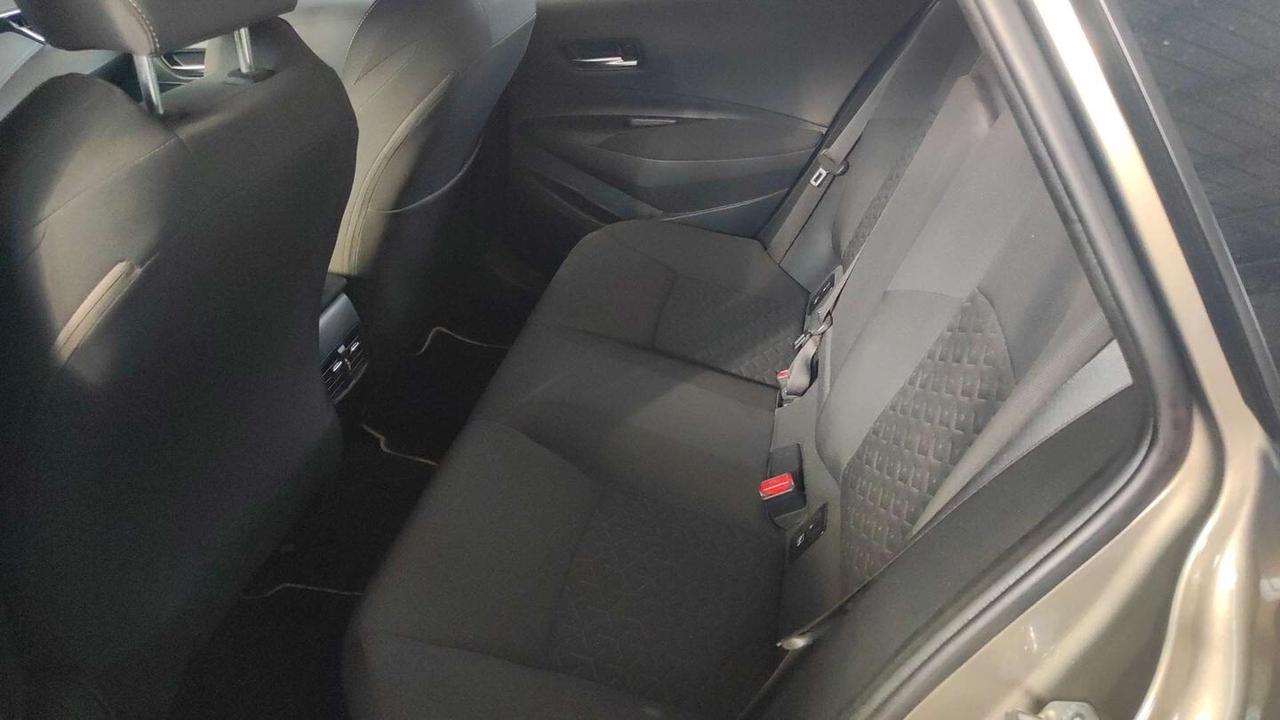 Toyota Corolla Touring Sports 1.8 Hybrid Business