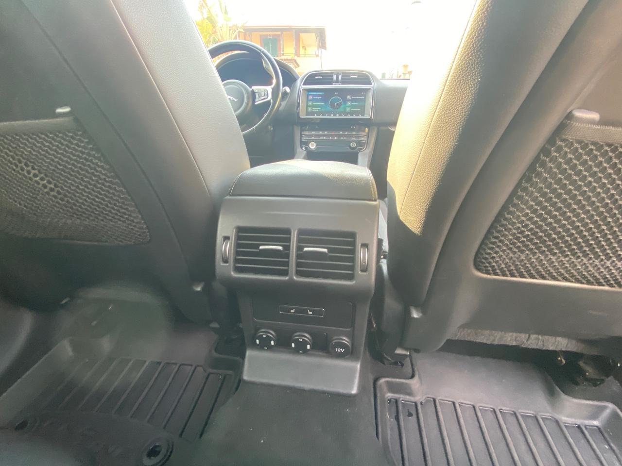 Jaguar F-Pace 2.0 D 180 CV Pure AUTOMATICO
