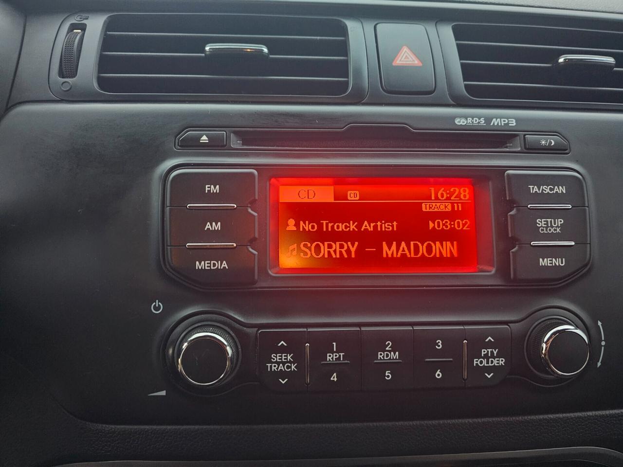 Kia Rio 1.2 BENZINA UNICO PROPRIETARIO ANNO 2013 OK PER NEOPATENTATI