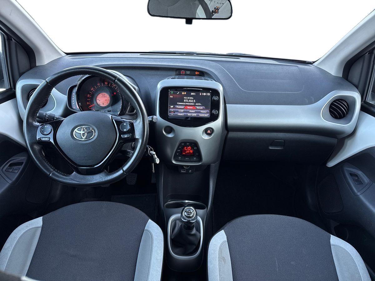 TOYOTA Aygo II 2014 - Aygo 5p 1.0 x-play my15