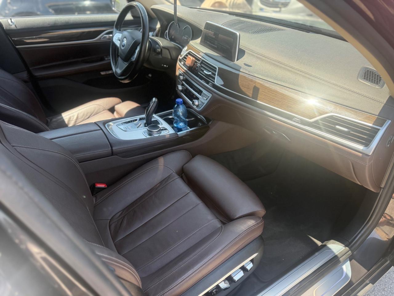 BMW 730 CARBON CORE 2017 12 MESI DI GARANZIA