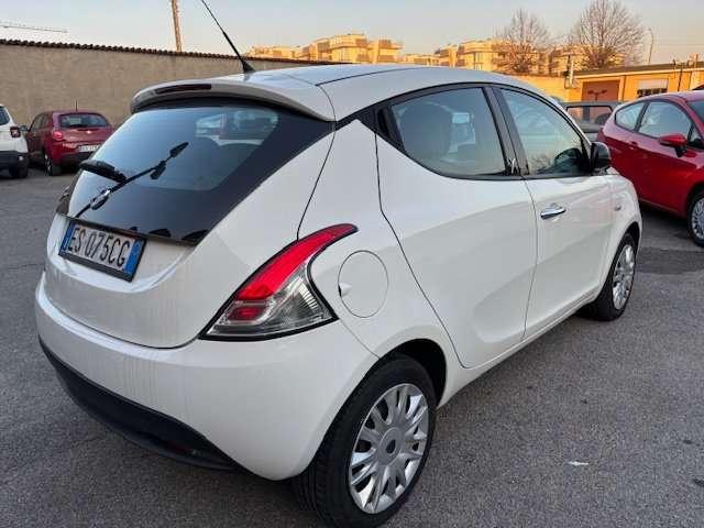 Lancia Ypsilon Ypsilon 1.2 8v Silver 69cv-ok neopatentati-