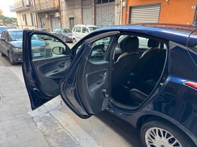 Lancia Ypsilon 1.3 MJT 95 CV Gold Euro 6