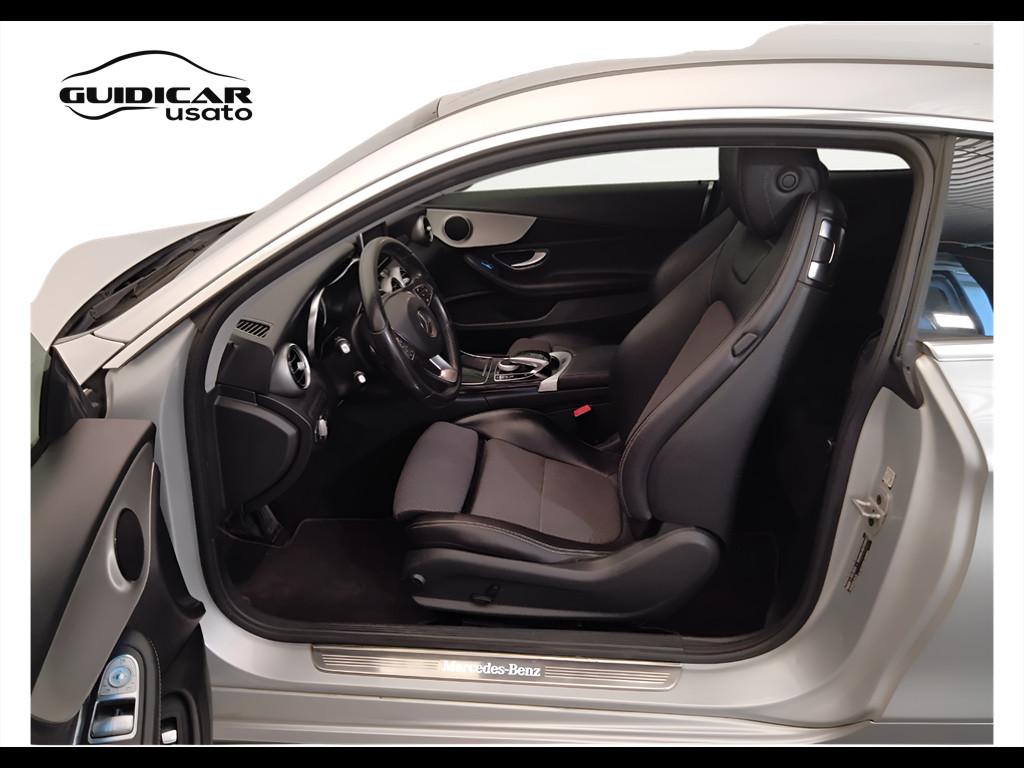 Mercedes-Benz Classe C-C205 2016 Coupe - C Coupe 220 d Premium 4matic auto