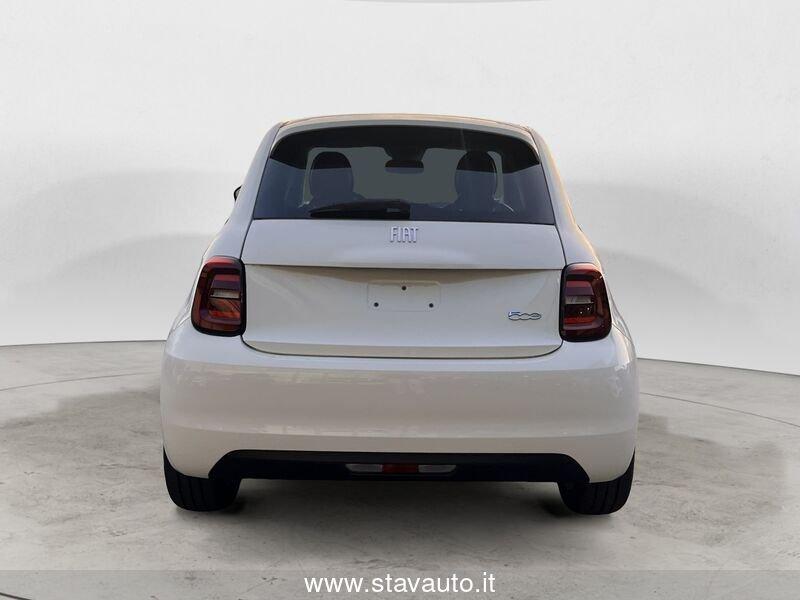 FIAT 500 Nuova Hatchback My23 La Nu