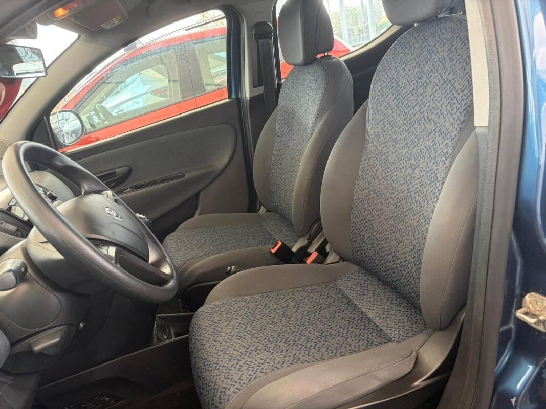 Lancia Ypsilon III 1.0 firefly hybrid Silver s&s 70cv