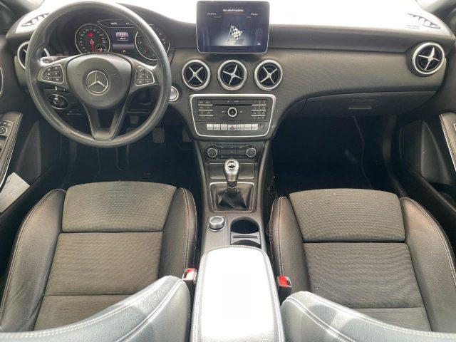 MERCEDES-BENZ A 180 d Premium *AMG PACK*