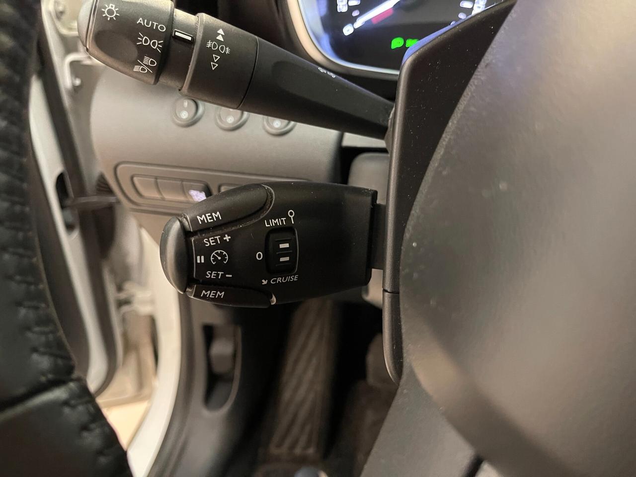 Citroen C3 Aircross Shine 1.5 bluehdi-Ok Neopatentati-LEGGI SOTTO