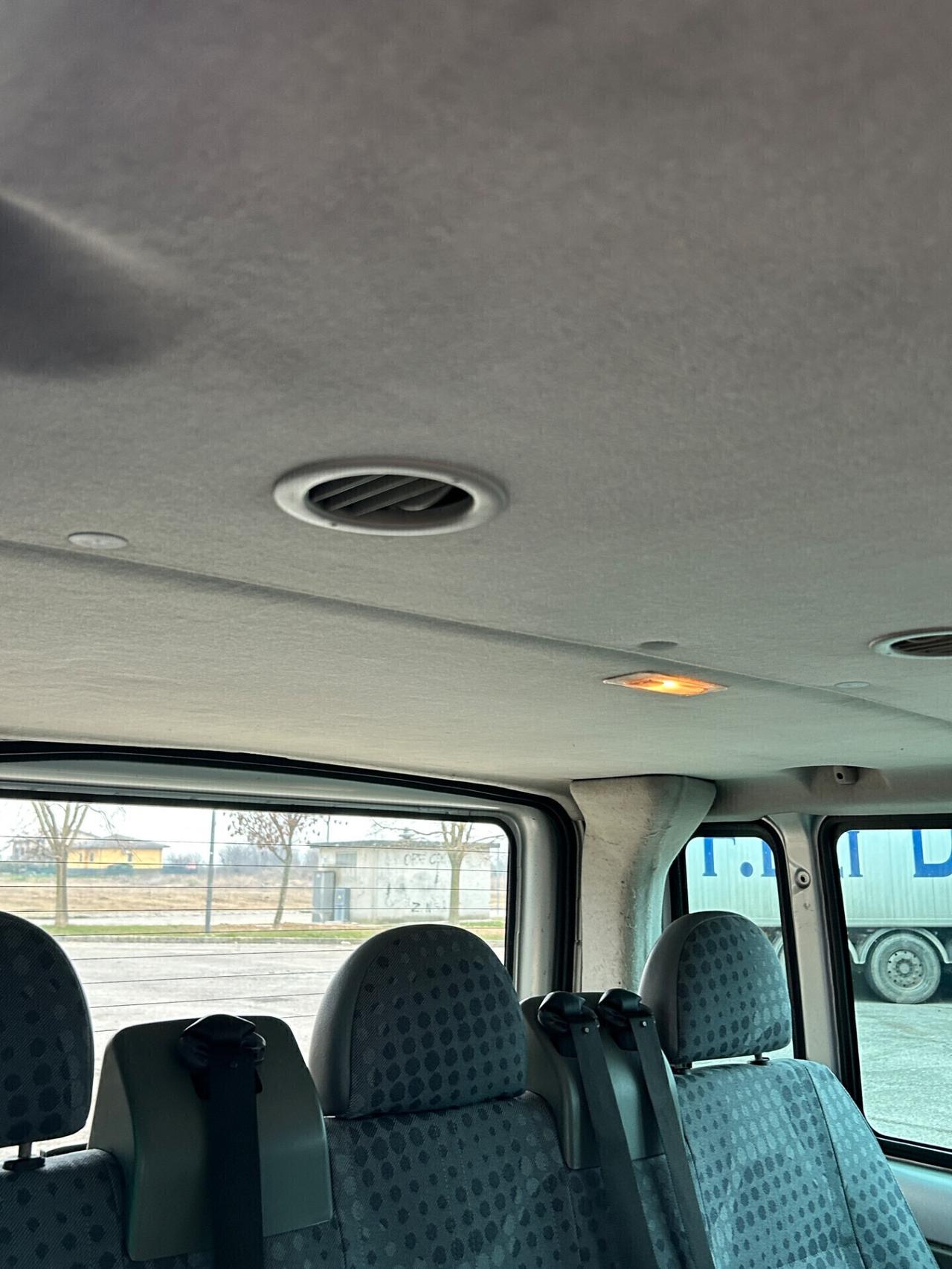 Ford Transit pulmino 9 posti con pedana