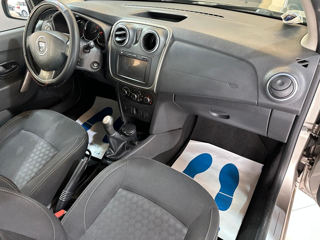 Dacia Sandero 1.2 Laureate Gpl 75cv