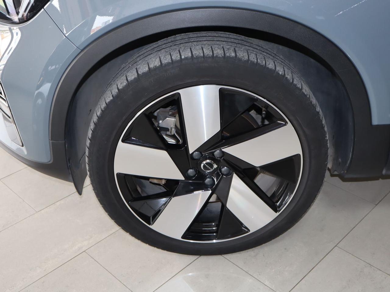 Volvo XC40 Core Recharge Pure #50780