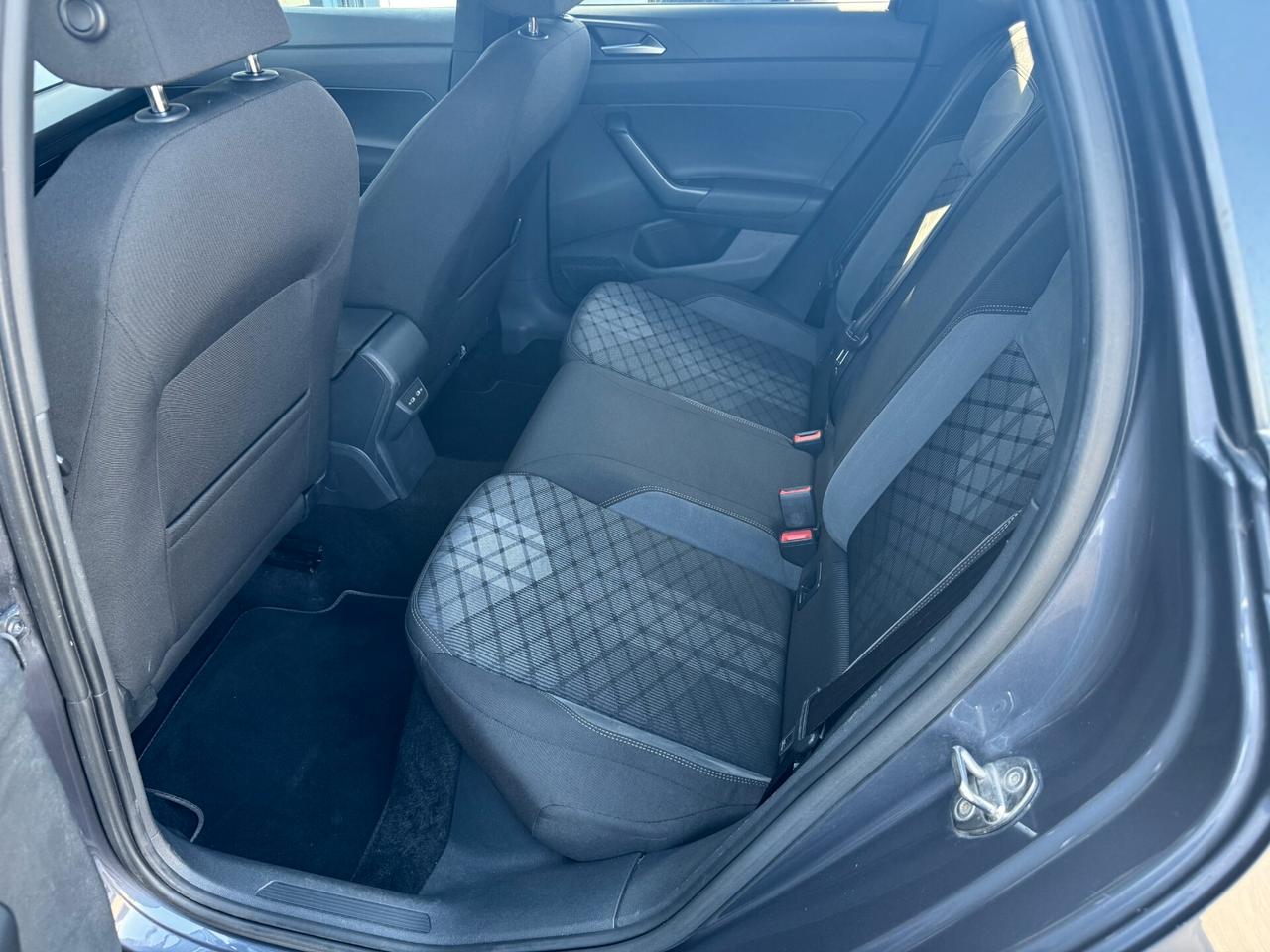 Volkswagen Taigo 1.0 tsi R-Line 110cv / NO VINCOLI