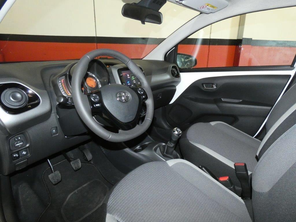 Toyota Aygo Connect 1.0 VVT-i 72 CV 5 porte x-play