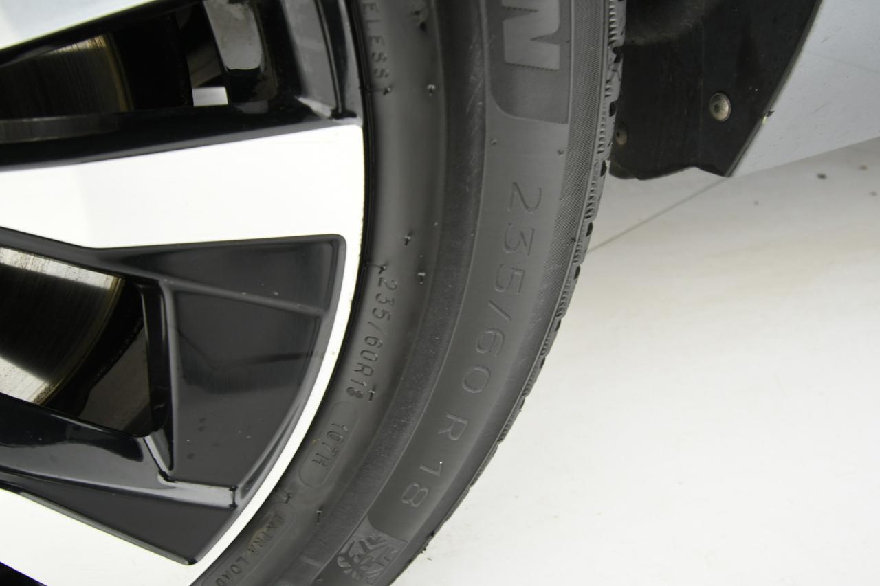 VOLVO XC60 2.0 b4 Momentum Pro awd auto CAMERA+APP CONNECT